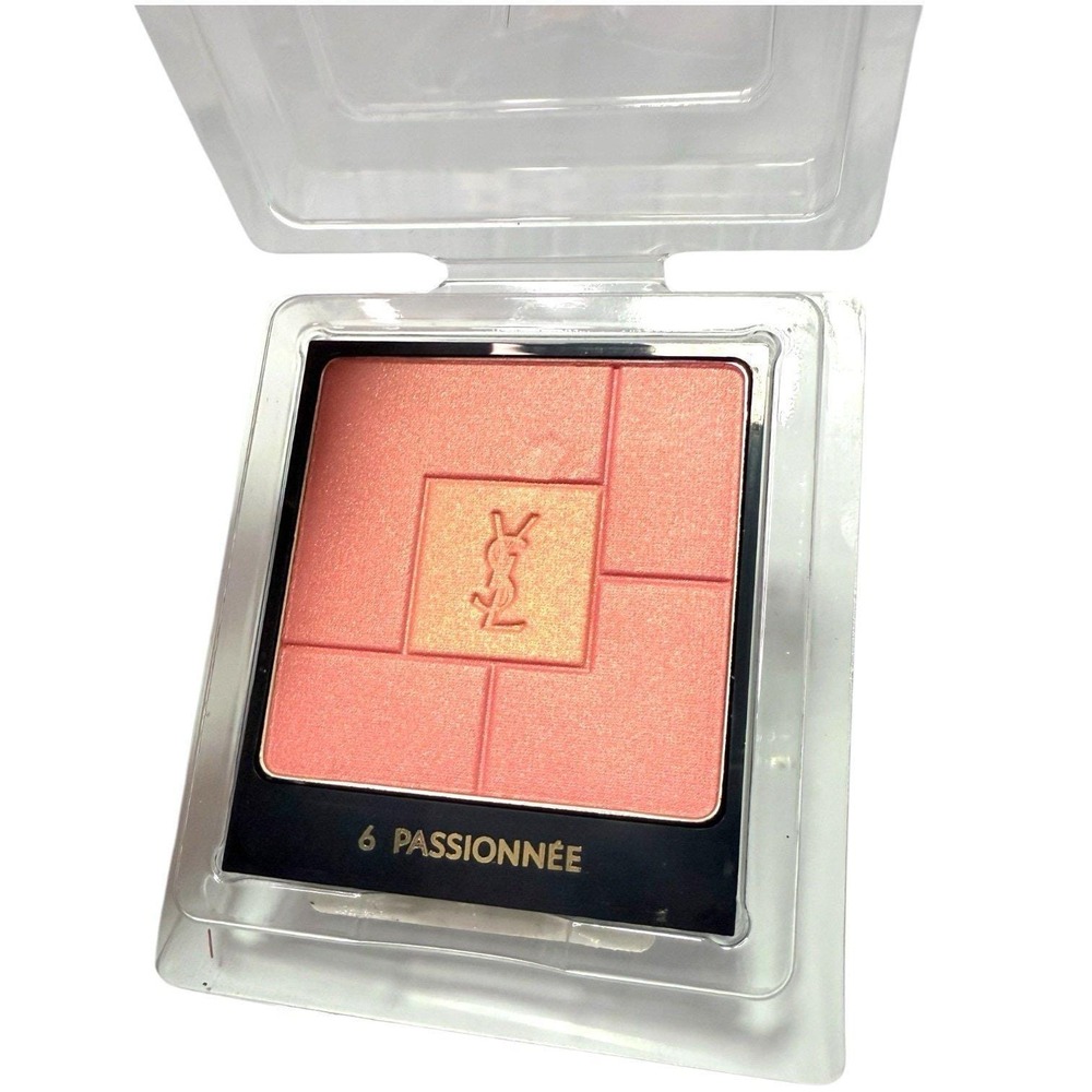 Yves Saint Laurent Blush Volupte Heart of Light Powder Blush in shade 6 Passionn